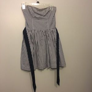 Gingham sleeveless dress